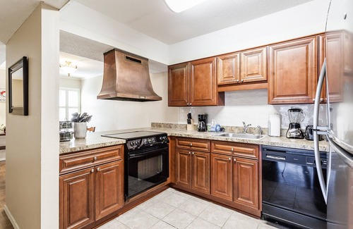Germantown Condo | 2 Br in Germantown Long-term stays