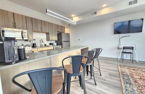 Poplar Apartment | 2 BR in the heart of an old city