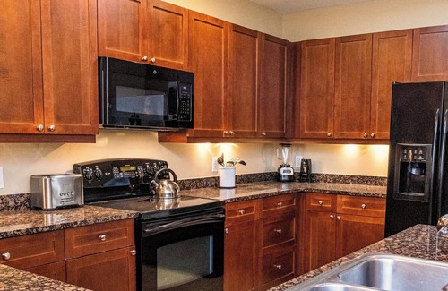 St. Augustine Condo | 2-BR King beds-private balcony-large kitchen-community pool & hot tub!