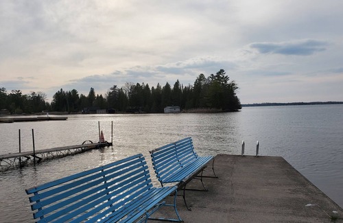 Lindsay Cabin | 2 BR Lake View Cabin with Real Sandy Beach, Kayak/Canoe/Paddle, Firepit@Sturgeon
