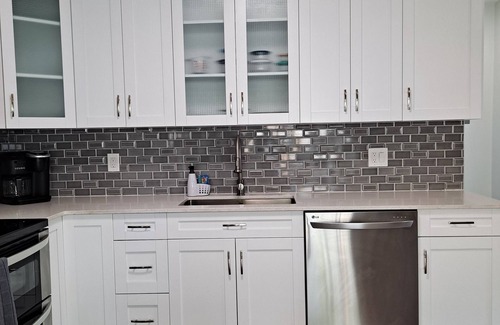 South Middle River House | 2-BR Near Beach, Las Olas, and Downtown Fort Lauderdale