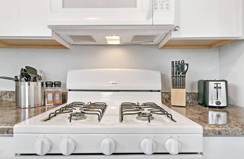 Oakwood Hills House | 2 BR remodeled home near Cary/Crystal Lake/McHenry
