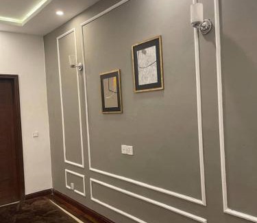 Lahore Apartment | 2 BR Suite Central location-Gulberg