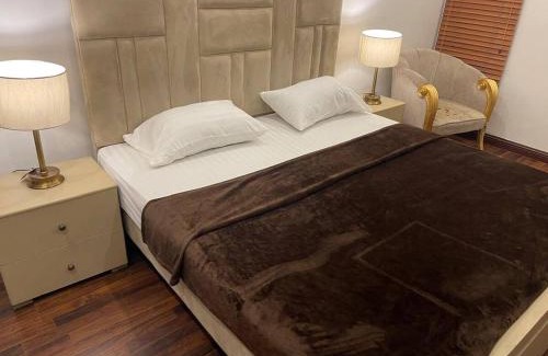 Lahore Apartment | 2 BR Suite Central location-Gulberg