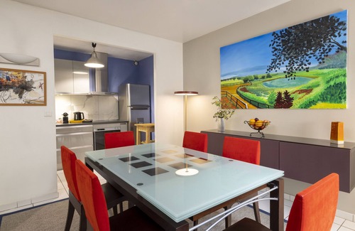 Quartier du Petit-Montrouge Apartment | 2 Br Terrace Apt in A Private House, 4 Guests, Room Service, Spa, Art