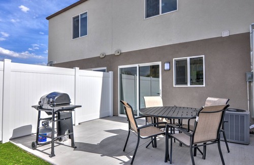 Grand Junction House | 2 BR Townhome, Free WiFi, Parking & Laundry. Pets Welcome