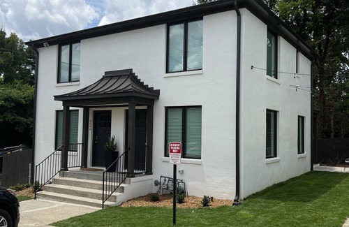 Homewood House | 2 BR Townhome in downtown Homewood next to SOHO