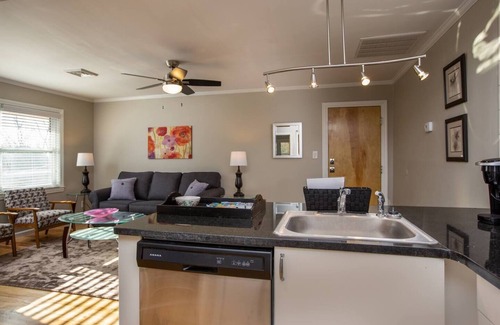 Winston - Salem Apartment | 2 BR Trendy Apt Walking Distance to Hospital