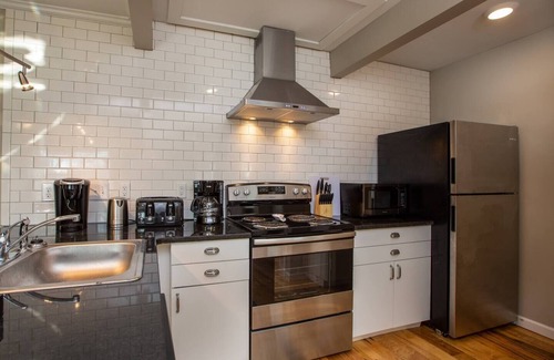 Winston - Salem Apartment | 2 BR Trendy Apt Walking Distance to Hospital