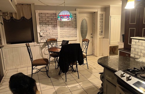 Poughkeepsie Apartment | 2 Br Victorian Apt 2800 sq ft 2 floors with Full Kitchen 2 baths and Laundry