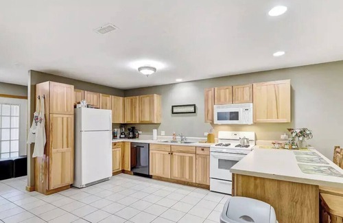 Utica House | 2 BR villa in Utica, IL