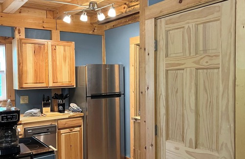 Rogersville Cabin | 2-Cabin Retreat. Ideal for a two family getaway on 180 acres of Clinch Mountain!