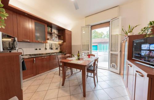 Forli Apartment | 2 Camere 5 ospiti Parcheggio Gratis Recintato, Vicino a Università, Ospedali, Centro, Stazione, Aeroporto, Romagna