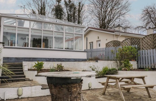 Belleek House | 2 CARLTON COTTAGE, pet friendly, with open fire in Enniskillen