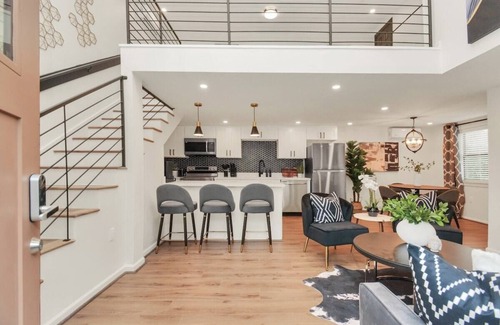 Greater East End House | 2 Chateaus - Custom Homes - Modern - Fully Gated with Parking