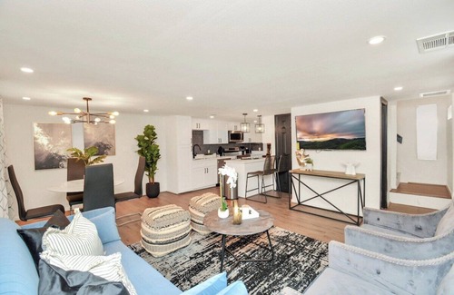 Greater East End House | 2 Chateaus - Custom Homes - Modern - Fully Gated with Parking