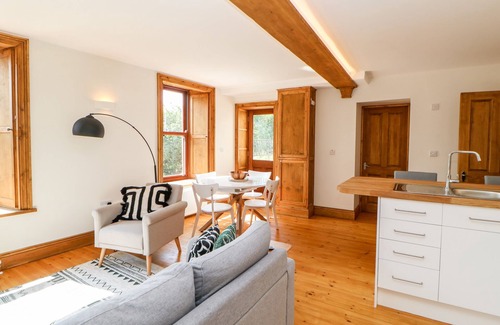 Pateley Bridge Cottage | 2 CHEWS COTTAGE, family friendly, with a garden in Pateley Bridge