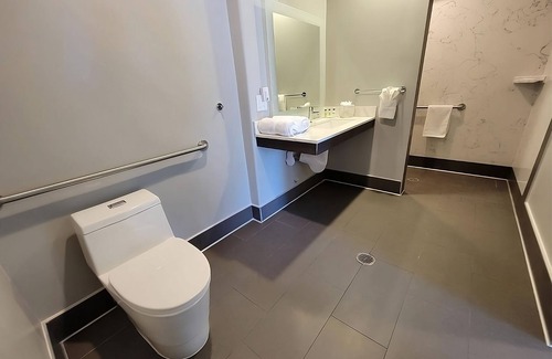 Newhall Hotel | 2 Chic Decor Units, FREE Parking! Minutes to Municipal Rose Garden!