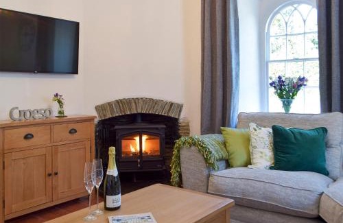 Boncath House | 2 Cilwendeg Lodge