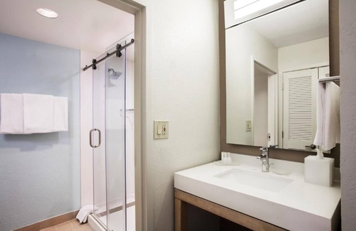 North Myrtle Beach Hotel | 2 Classic Rooms Beach Escape with Indoor Pool and Free Parking