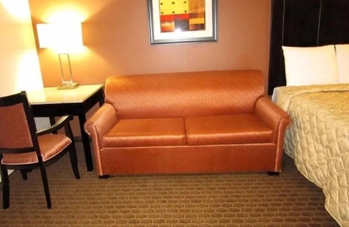 Monmouth Junction Hotel | 2 Comfortable Units, Free Breakfast, Close to Major Malls & Movie Theaters!