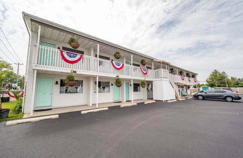 Rehoboth Beach Hotel | 2 Comfortable Rooms at Ocean Glass Inn | w/Free Breakfast and Parking