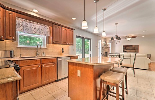 East Stroudsburg House | 2 Community Pools: East Stroudsburg Hideaway!