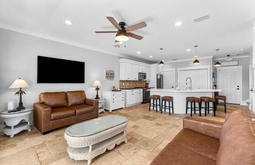 Emerald Waters Village House | 2 Community Pools ~ Pet Friendly ~ Gated Community & Beach Access