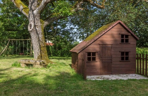 Les Alleuds Cottage | 2 connecting gites with private pool and spa - Gites de Chaignepain (Sleeps 10)