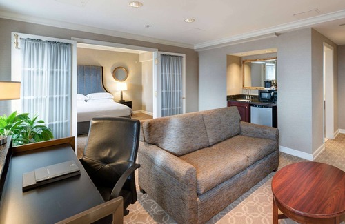 Westown House | 2 Connecting Suites at a 4⭐️ Hotel