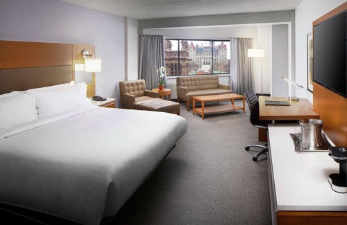 Downtown Albany Hotel | 2 Connecting Suites at a Hotel