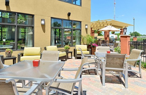 Bayou Cane Apartment | 2 Connecting Suites at a Hotel