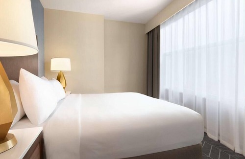 Downtown Wilmington Hotel | 2 Connecting Suites at a Hotel