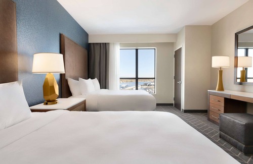 Downtown Wilmington Hotel | 2 Connecting Suites at a Hotel