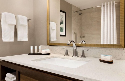 Downtown Wilmington Hotel | 2 Connecting Suites at a Hotel