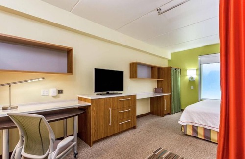 Newtonville House | 2 Convenient Units w/Free Breakfast, Pets Allowed. Near Six Mile Waterworks