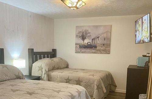 Clay City Hotel | ~ 2 ~ Cost Effective Inn Close To Red River Gorge