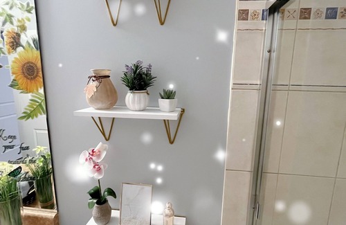 Richmond House | 2.Cozy 1bedroom with Private bathroom/Netflix /Independent Entrance
