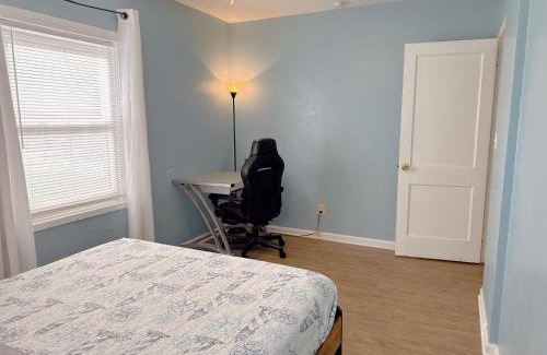 Southside House | 2 COZY BeDRooM WITH HUGE YARD
