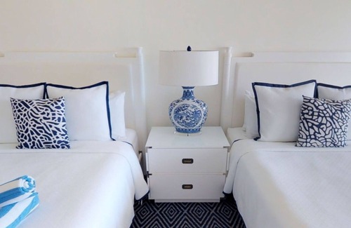 Key West Hotel | 2 Cozy Resort Rooms Perfect for Family Vacations, Enjoy Pools & Water Activities