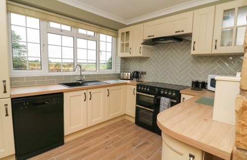 Stockton on the Forest Cottage | 2 CROSSLANDS, with a garden in Stockton-On-The-Forest