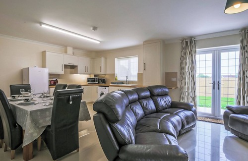 Mablethorpe and Sutton Cottage | 2 Dawson Court - UK33411