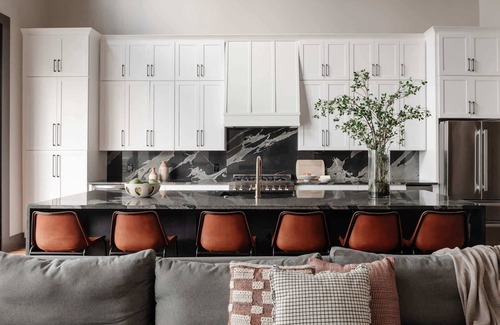 Faubourg Lafayette Hotel | 2 Designer homes, 14 bedrooms | walk to St Charles