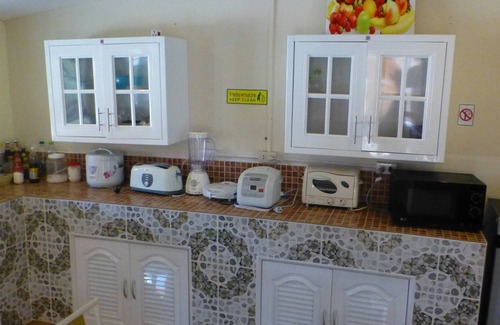 Chiang Wang Apartment | 2 Double bedroom Pool apartment with extensive Kitchen dining room Wi-Fi Aircon