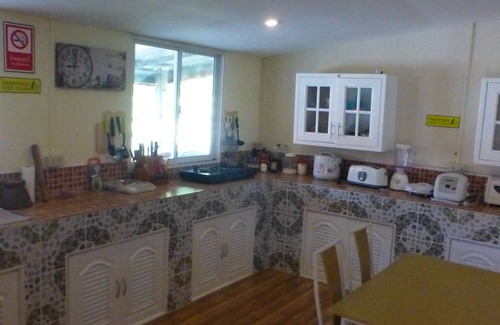 Chiang Wang Apartment | 2 Double bedroom Pool apartment with extensive Kitchen dining room Wi-Fi Aircon