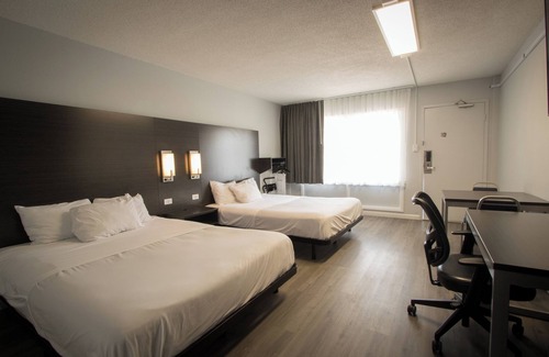 Henderson Hotel | 2 Double Beds Accessible Non Smoking at Envi Boutique Hotel