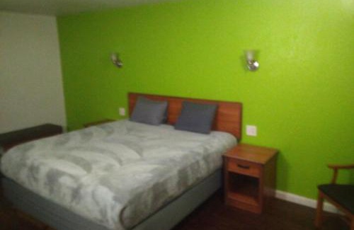 Livingston Apartment | 2 Double Beds Hotel Studio 124