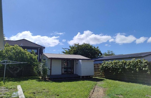 Epsom House | 2 double beds including 1 double sofa bed Garden Chalet, 7 Rangiatea Road, Epsom, Auckland