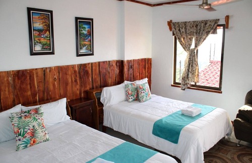 San Isidro Bed & Breakfast | 2 Double beds, kitchen and Living room 20 min Alajuela airport. Best views!