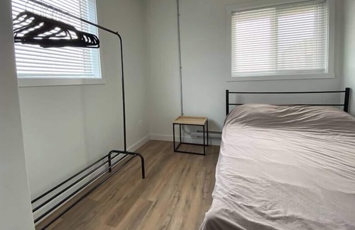 Clairmont Apartment | 2 Double Private Trendy Executive Urban Loft Suites
